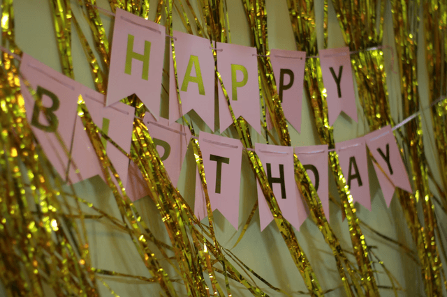 How to Ask for Gift Cards on a Birthday Invitation